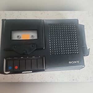 Vintage Sony TC-85 Tape Recorder Player With Case, Manual, Mic & Strap. See Note